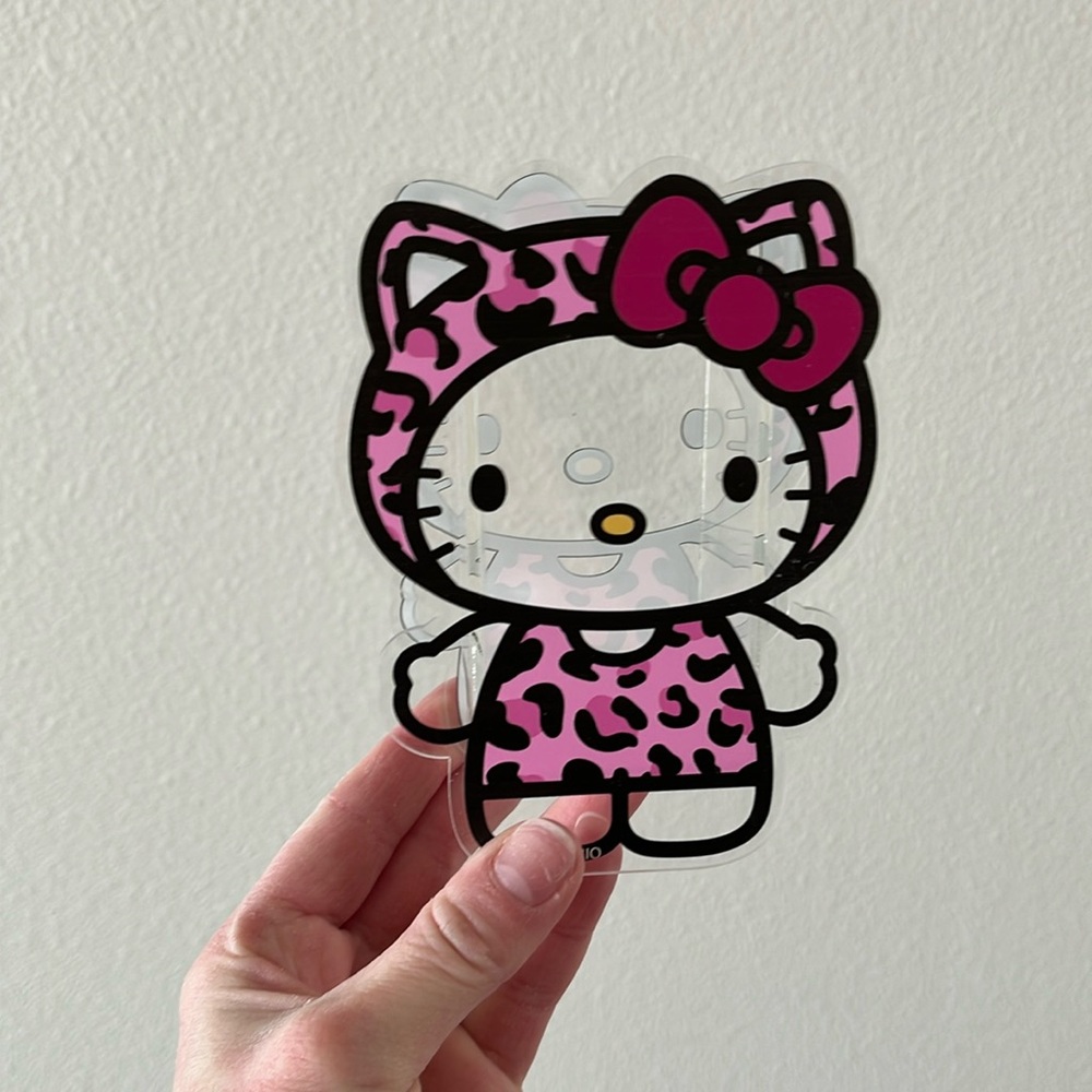 SHEIN hello kitty leopard print makeup brush holder